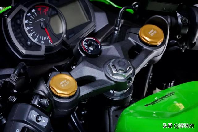 ���д���ɫ�ʵĴ���ZX-25R���ֱ���ĸ׳������ܷ��������ڣ�-10.jpg