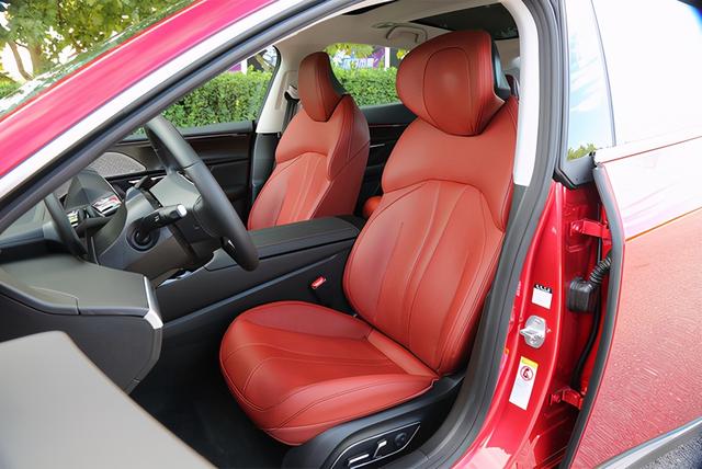 �����װ׻��³� ӵ�������������û�С��P7-17.jpg