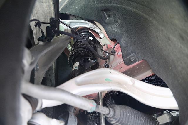 �����װ׻��³� ӵ�������������û�С��P7-23.jpg