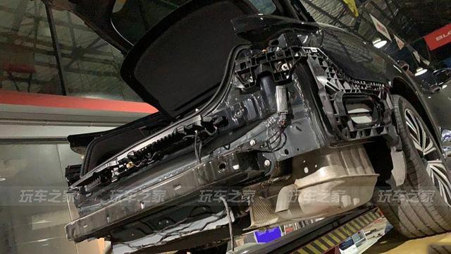 �Ϻ����ѵĴ���CC��װ���� �������ֵ�ĺ���ʿ-6.jpg