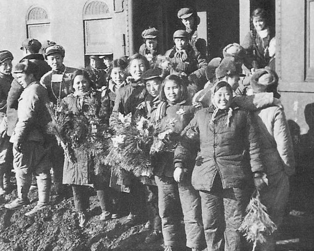 ����Ԯ�����û� ��Ů�����ս������һ�ž��������������ʷ��Ƭ-3.jpg