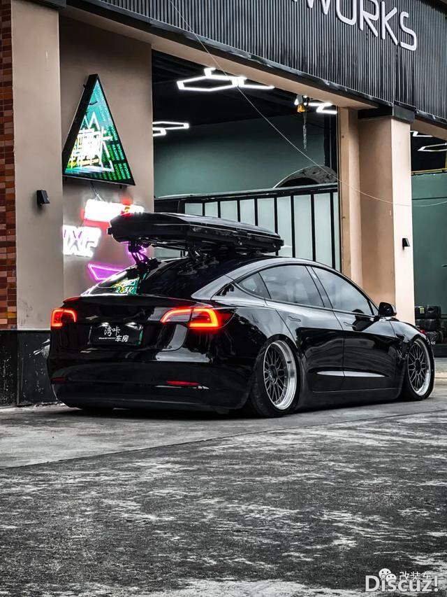 ������绻Ь����˹��Model 3P���Ĳ��˸����Ǿ�����̬-4.jpg