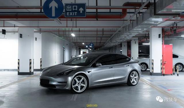 ������绻Ь����˹��Model 3P���Ĳ��˸����Ǿ�����̬-22.jpg