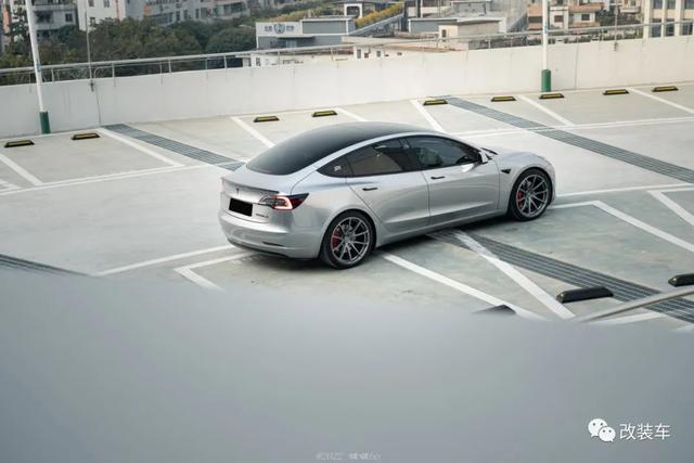 ������绻Ь����˹��Model 3P���Ĳ��˸����Ǿ�����̬-12.jpg