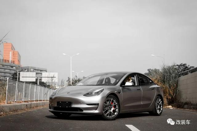 ������绻Ь����˹��Model 3P���Ĳ��˸����Ǿ�����̬-16.jpg