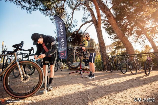 ��ý���� 2022��������19����ʯ���г�-7.jpg