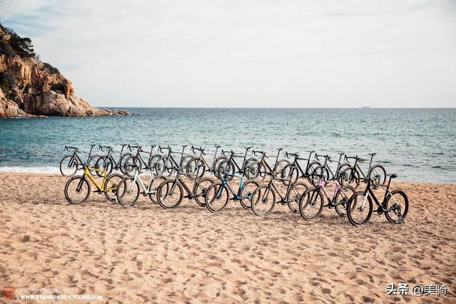 ��ý���� 2022��������19����ʯ���г�-1.jpg