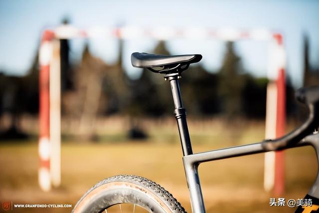 ��ý���� 2022��������19����ʯ���г�-18.jpg