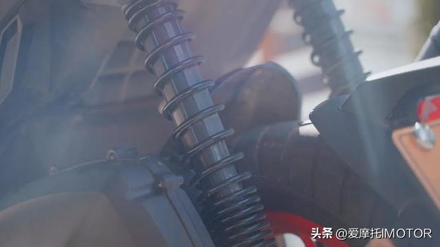 һ̨������ҵ��̤�壬��������SR GT 200����-14.jpg