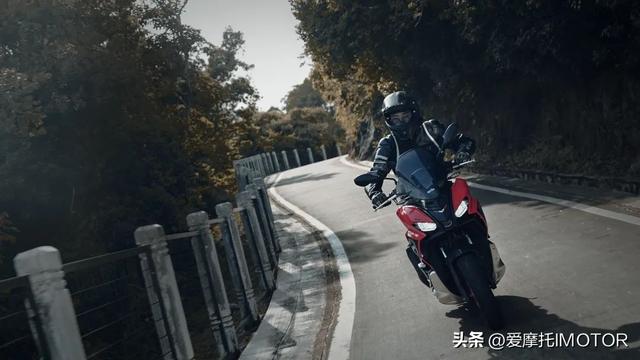 һ̨������ҵ��̤�壬��������SR GT 200����-22.jpg