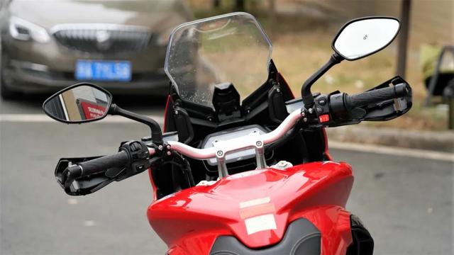 MV Agusta Turismo Veloce 800�Լݣ����׵�ʱ����-11.jpg