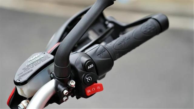 MV Agusta Turismo Veloce 800�Լݣ����׵�ʱ����-14.jpg