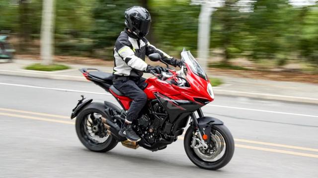 MV Agusta Turismo Veloce 800�Լݣ����׵�ʱ����-32.jpg