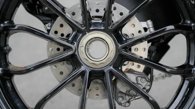 MV Agusta Turismo Veloce 800�Լݣ����׵�ʱ����-22.jpg