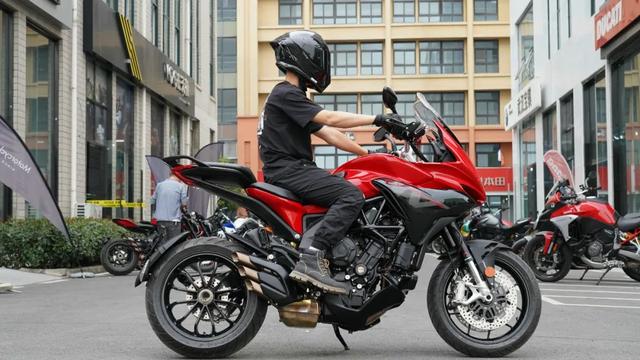 MV Agusta Turismo Veloce 800�Լݣ����׵�ʱ����-29.jpg