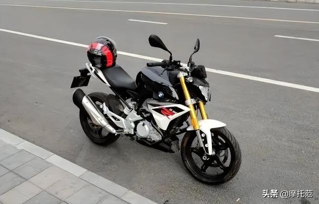 ������ͷ��~ ����С�����ʻһ�����и�-1.jpg