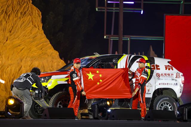 ��44��￦����������ɳ�ؿ�Ļ �����й����ֳ�ս-1.jpg