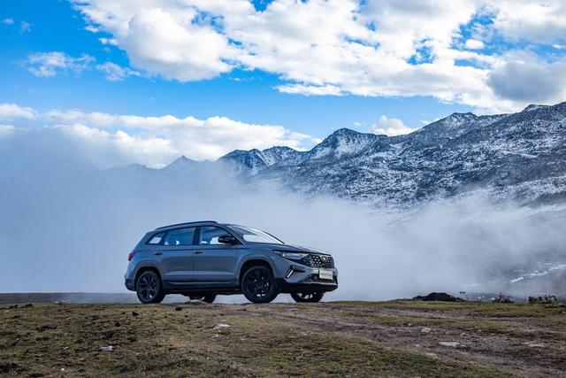 G318�Լݣ��½ݴ�SUV�������� �����ೡ������-5.jpg