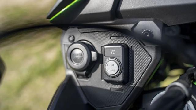 ����Versys 650�¿����У�����TCS��ȫ���Ǳ����ۼ�7.98��-7.jpg