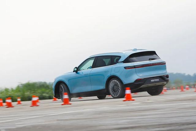 ��ר�ⱨ������ת������ | �ͼFREE-14.jpg