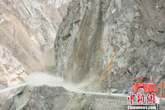 �²ع�·��ش���������� �ٱ���Ԯ��������260��̨-3.jpg