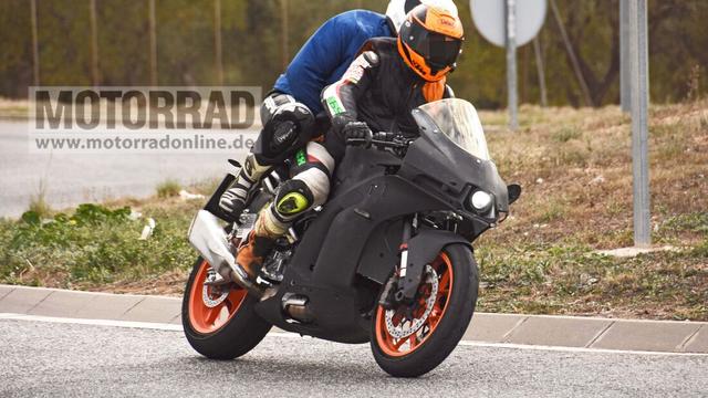KTM RC990 全新仿赛曝光，“百公里十个新手”的RC8继承者？-4.jpg
