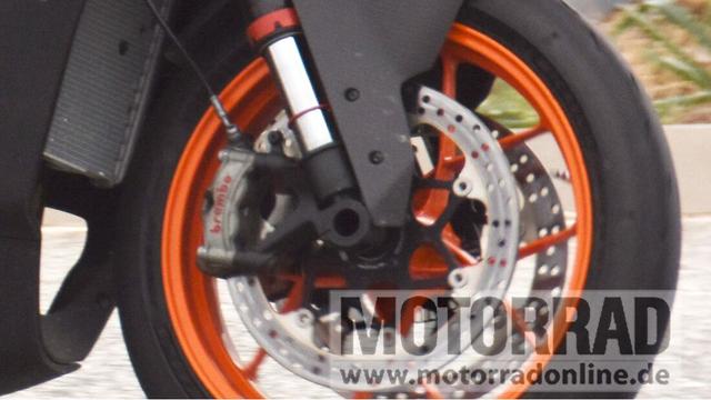 KTM RC990 全新仿赛曝光，“百公里十个新手”的RC8继承者？-8.jpg