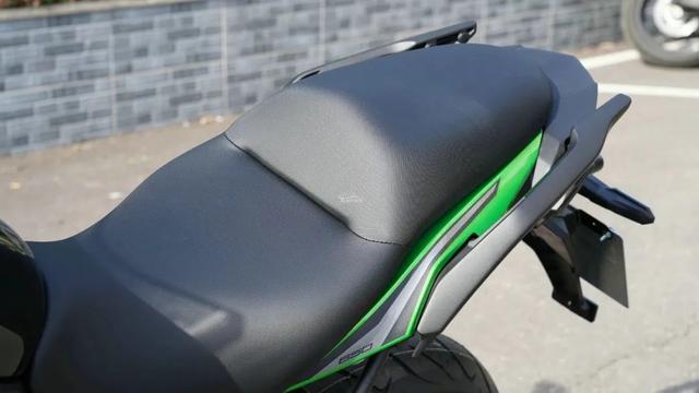 ����8��Ľ������ó��ͣ�����Versys 650�¿�ʵ�ģ����Լ۱Ȼ���˭-20.jpg