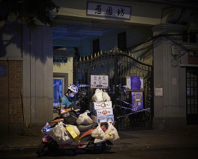 2022摄影日记｜我看见人的坚持和不得不适应环境的改变-11.jpg