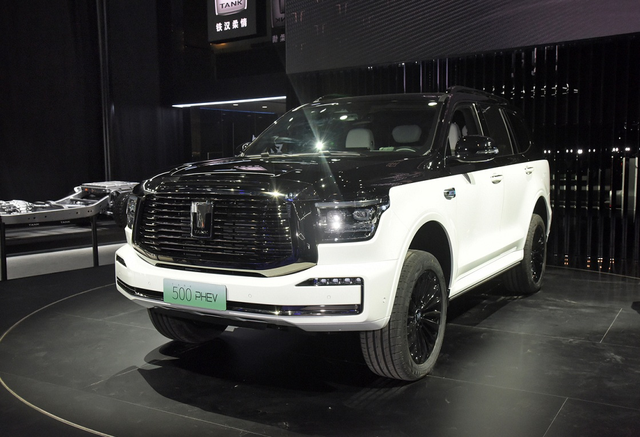 ̹��500 PHEV���Σ�4��Ӳ�ɲ��ԽҰ�������¶�����Ŀ�����-3.jpg