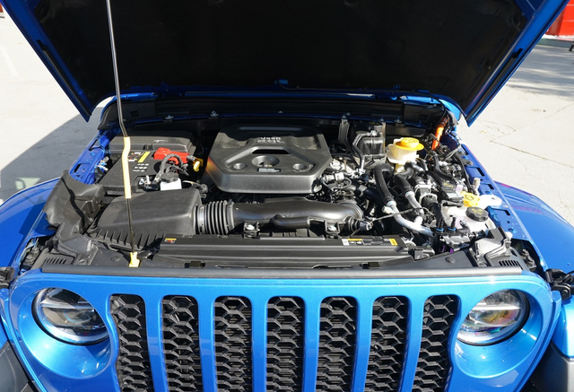 ̹��500 PHEV���Σ�4��Ӳ�ɲ��ԽҰ�������¶�����Ŀ�����-14.jpg