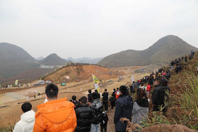 “爽爽贵阳”首届山地英雄会·汽车越野场地赛火热开赛-4.jpg