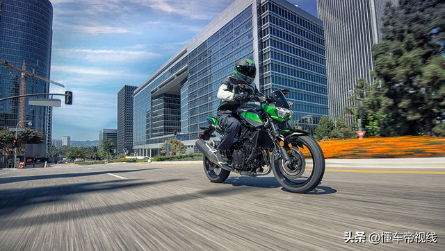 新车 | 售价47800元，46马力双缸发动机，2023款川崎Z400正式上市-3.jpg