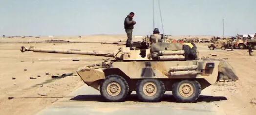 世界军用越野车系列59:AMX-10RC与ZTL-11相比，不过是辆架炮的车-3.jpg