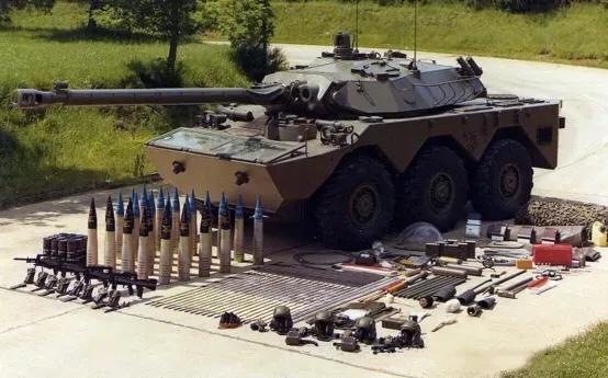 世界军用越野车系列59:AMX-10RC与ZTL-11相比，不过是辆架炮的车-5.jpg
