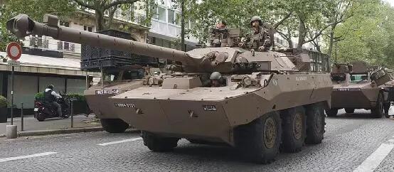 世界军用越野车系列59:AMX-10RC与ZTL-11相比，不过是辆架炮的车-6.jpg