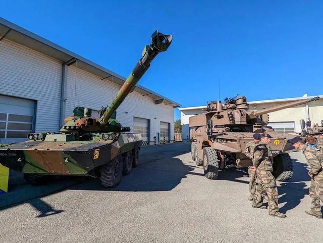 世界军用越野车系列59:AMX-10RC与ZTL-11相比，不过是辆架炮的车-11.jpg