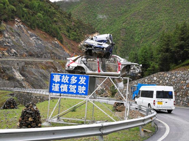 川藏线自驾途中的隐形危害之首：遇到这种情况，能逃生只能算命大-5.jpg