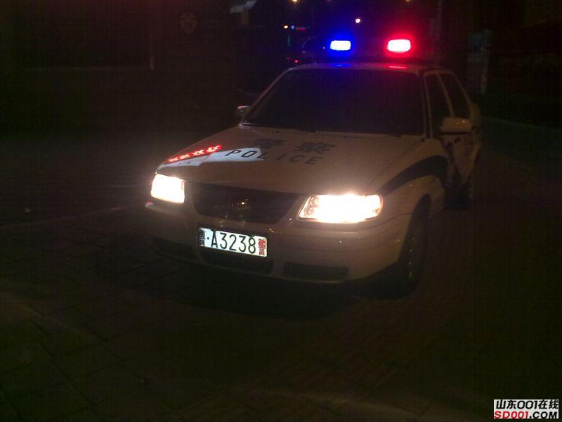 新华电脑学校小伙醉酒撞车,济南天桥神勇公