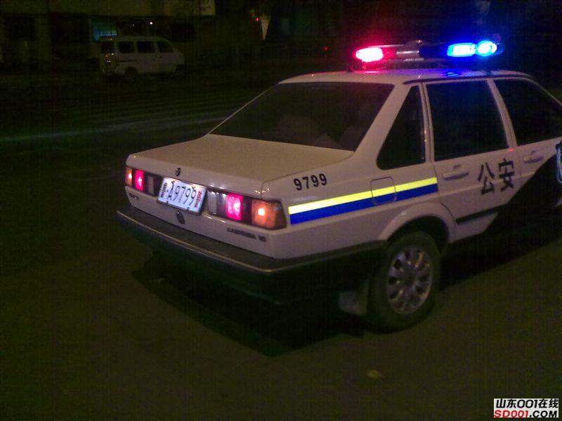 新华电脑学校小伙醉酒撞车,济南天桥神勇公