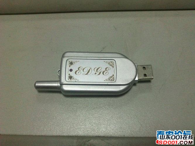 出一堆个人闲置物品,什么都有 相机 手机 电脑 