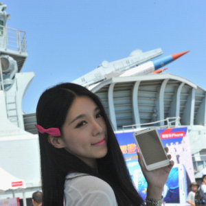 •˼볬ֻPhone S880