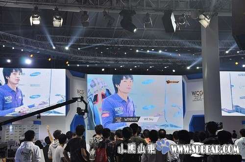 世界冠军Infi助阵 七彩虹WCG2012展区直击