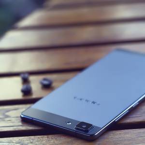 ڰ OPPO R5ɫǳ