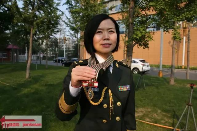 这名美丽的护士长 是今年南丁格尔奖唯一军人