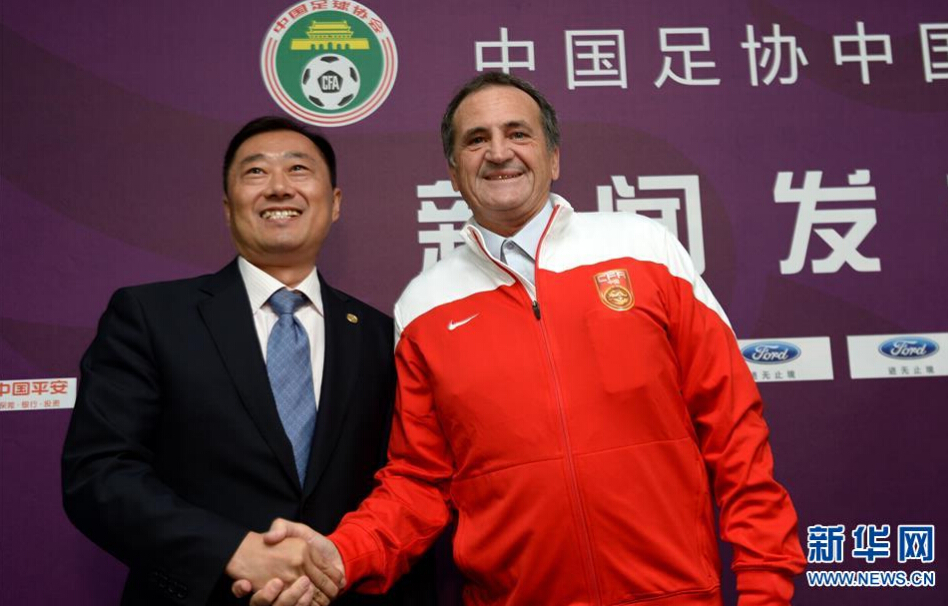 中国女足正式宣布法国人布鲁诺·比尼出任主教